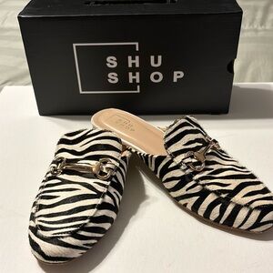Shu Shop Zebra print slides Size 8M